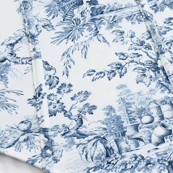 Blue and White Toile Print One piece Swimsuit and Sarong Set size large - Picture 4 of 8